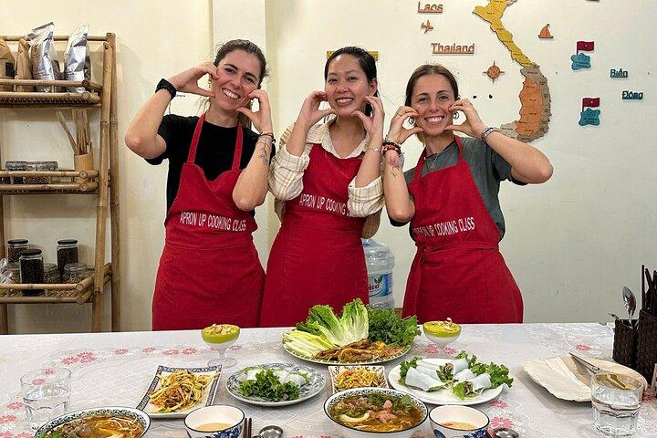 5 traditional dishes Da Nang cooking class with market trip