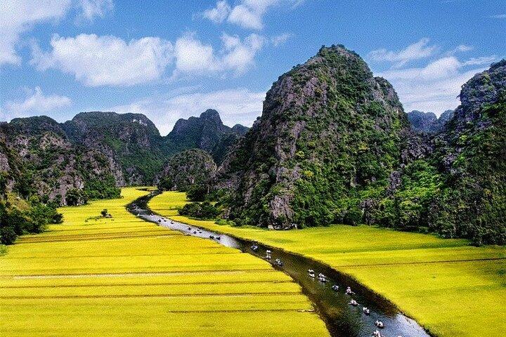 Day Tour Ninh Binh from HaNoi with Tam Coc /Trang An $ Mua Cave