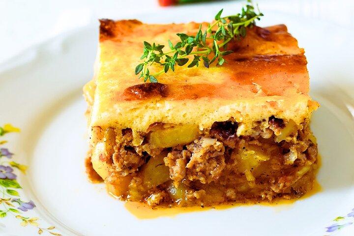 Athens: Traditional Vegan Cooking Class incl. Drinks