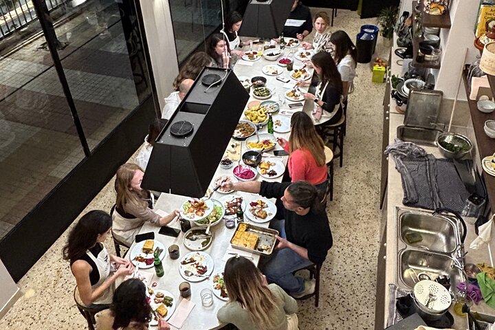 Athens: Traditional Vegan Cooking Class incl. Drinks