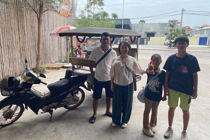 Siem Reap Temple Tuktuk Tour: Explore Angkor Wat and beyond.