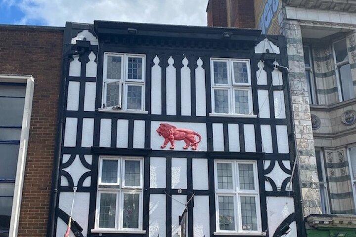 Southampton Self-Guided City Walking Tour & Scavenger Hunt