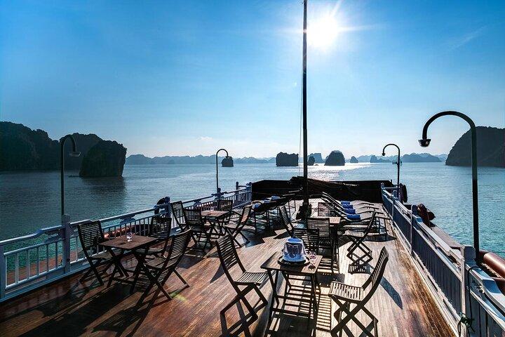 5 Star Cruise: 2 Days 1 Night Discovering Halong Bay