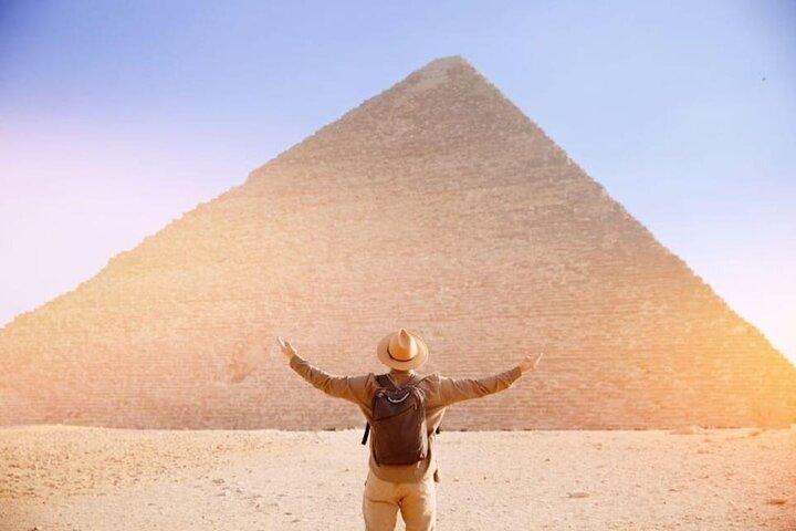 Luxury Tour: Giza Pyramids, Memphis & Saqqara Day Tour