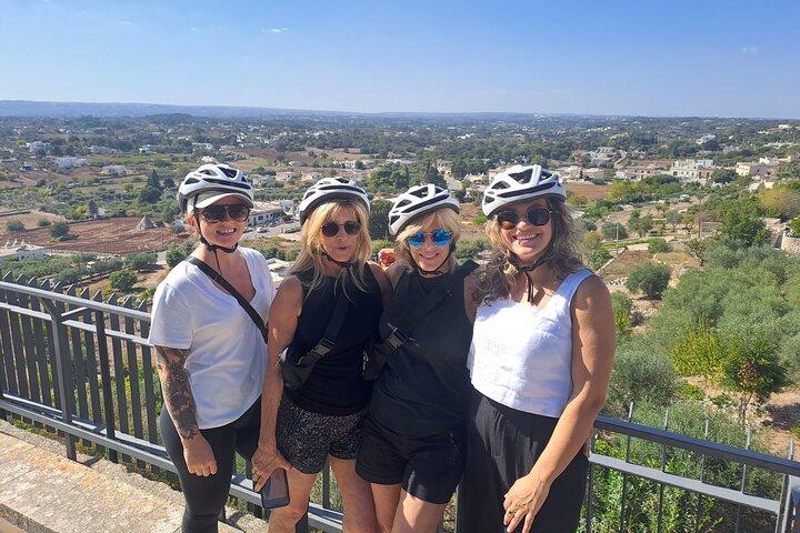 E-bike tour between Locorotondo, Cisternino and Martina Franca