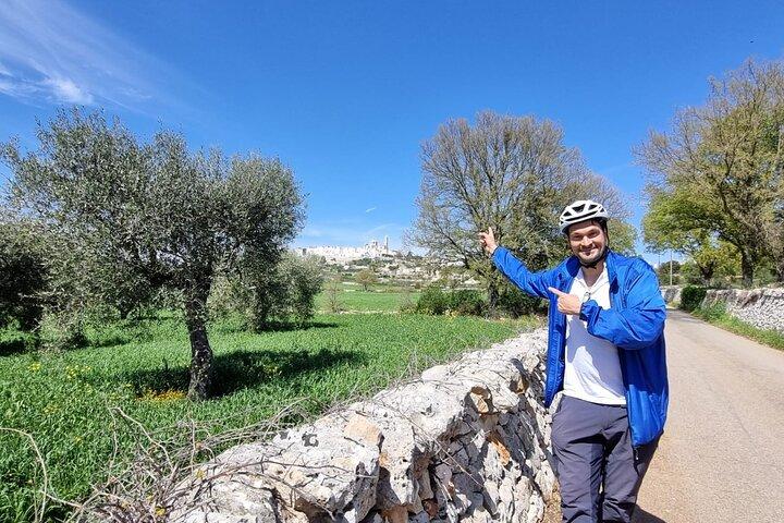 E-bike tour between Locorotondo, Cisternino and Martina Franca