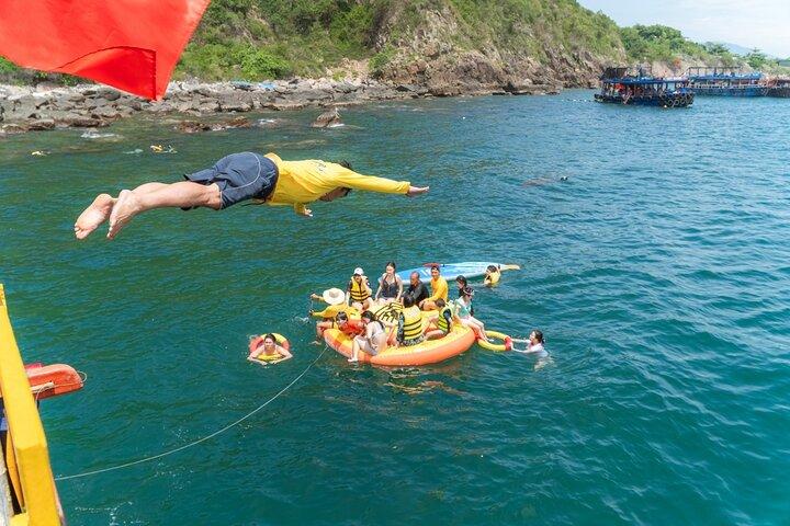 Nha Trang Island Hopping: Snorkeling, Floating Bar Party & BBQ