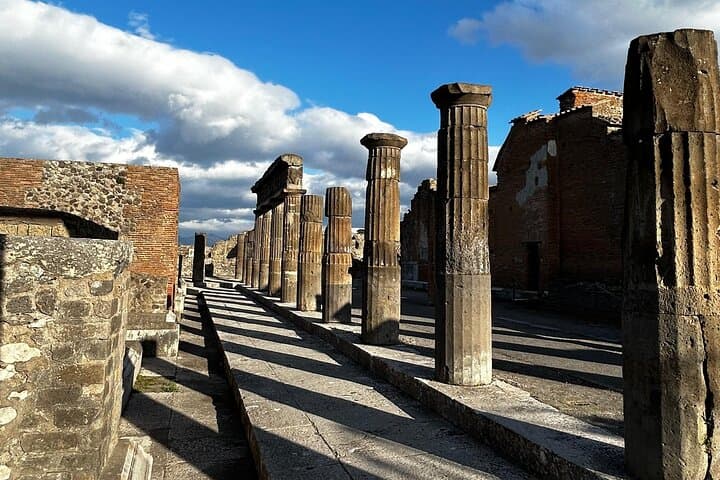 Pompeii and Vesuvius Hike Small Group Priority Access from Naples