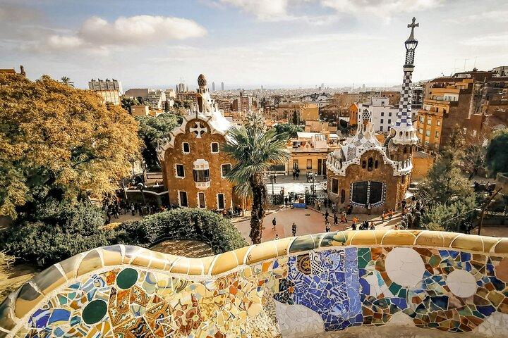 Colorful Magic at Park Güell Photoshoot