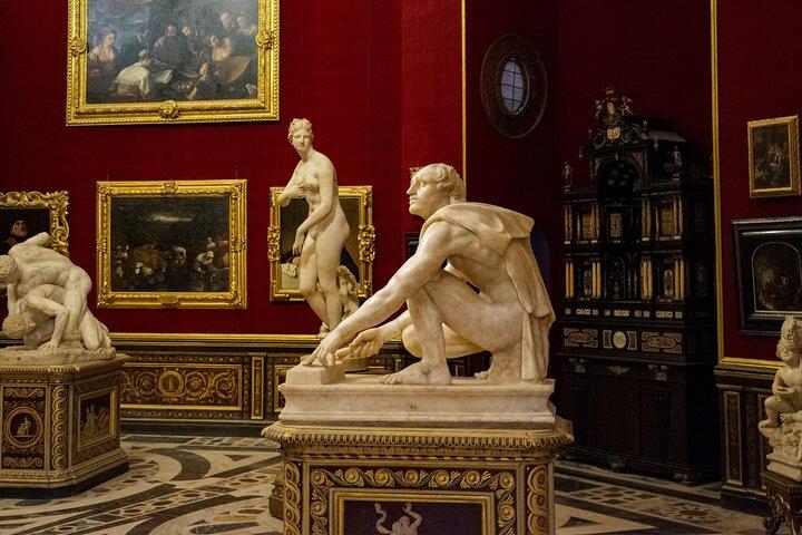 Uffizi & Accademia Walking Tour with Gelato & Art Historian