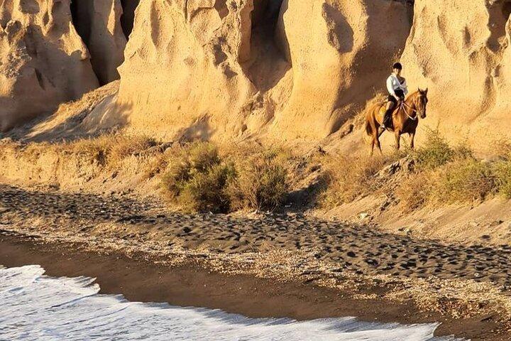 Premium Secluded Black Beach Horseback Riding Tour in Santorini