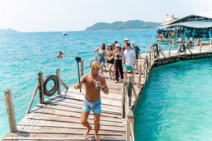 Nha Trang Island Hopping: Snorkeling, Floating Bar Party & BBQ