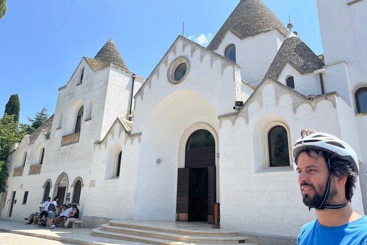 E bike tour from Alberobello to Locorotondo round trip