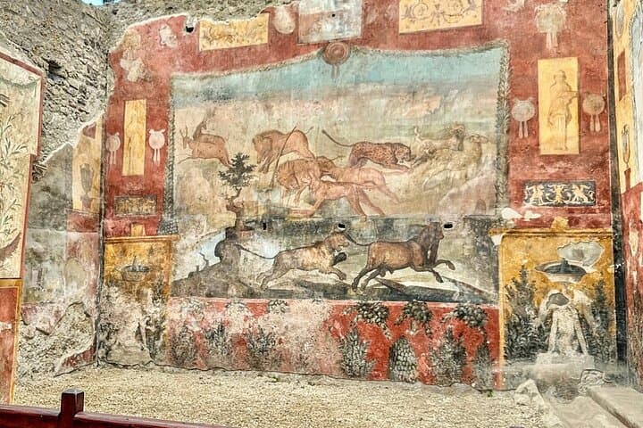 Pompeii and Naples with Street Food from Sorrento and Naples