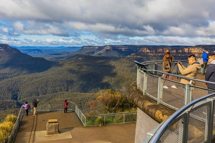 PRIVATE Blue Mountains Scenic World Wentworth Falls & Cruise Tour