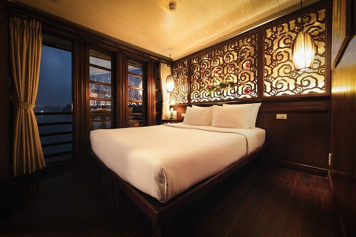 Boutique Cruise 2 Days 1 Night Halong Bay Tour from Hanoi