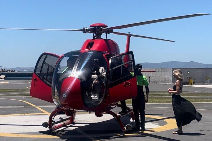 Helicopter Tour: Hotel Pickup & drop-off incl. CAPE TOWN