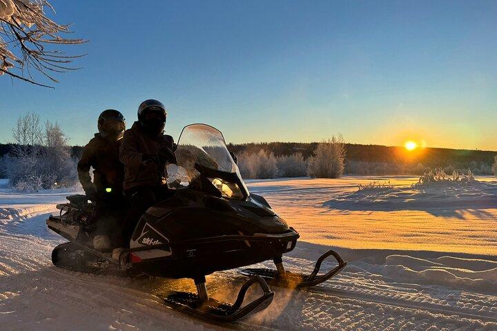 1 Hour Snowmobile Tour in Fairbanks Alaska