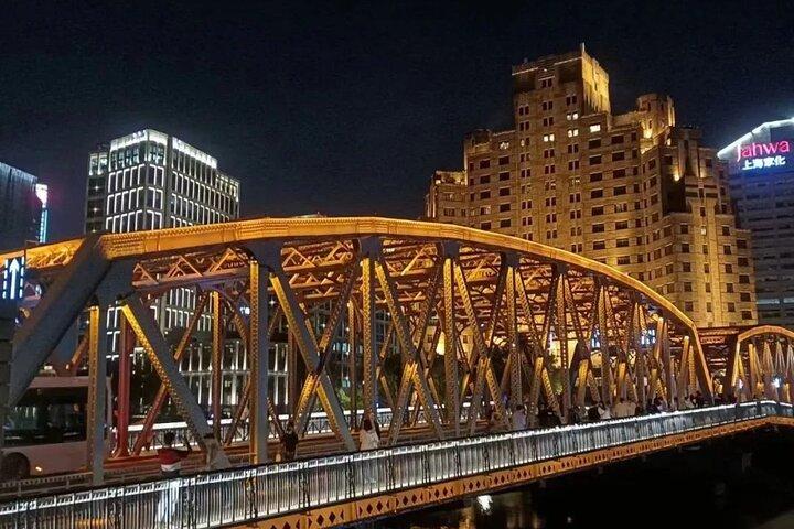 Shanghai Night River Cruise Tour and Yang's Dumpling Experience