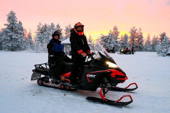1-Hour Snowmobile Safari Adventure in Rovaniemi