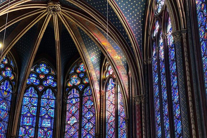 In the Heart of Paris Sainte Chapelle to Notre Dame - Small Group