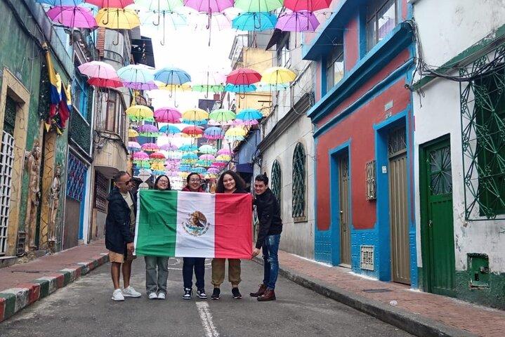 Bogota Tour, Monserrate, Museums and Local Art with Transportation