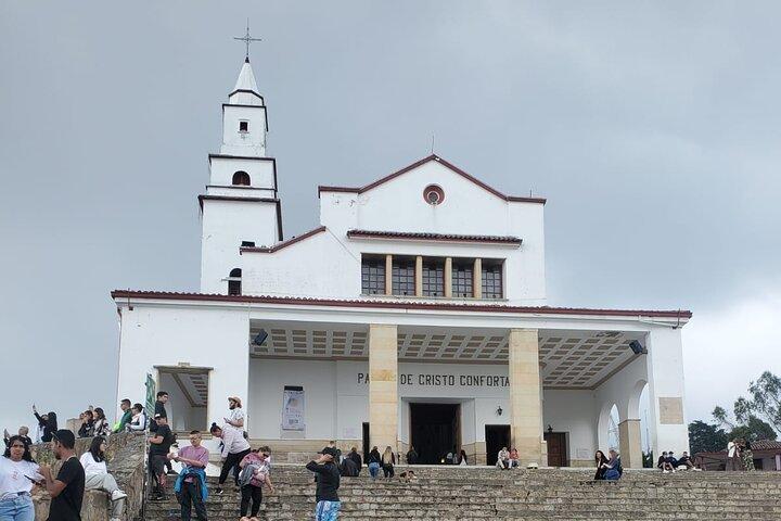 Bogota Tour, Monserrate, Museums and Local Art with Transportation