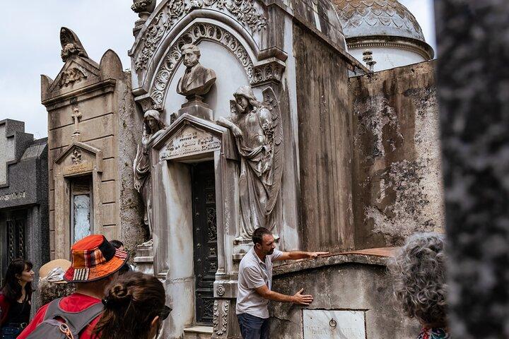 Recoleta Cemetery - Small Group Tour of History & Secrets