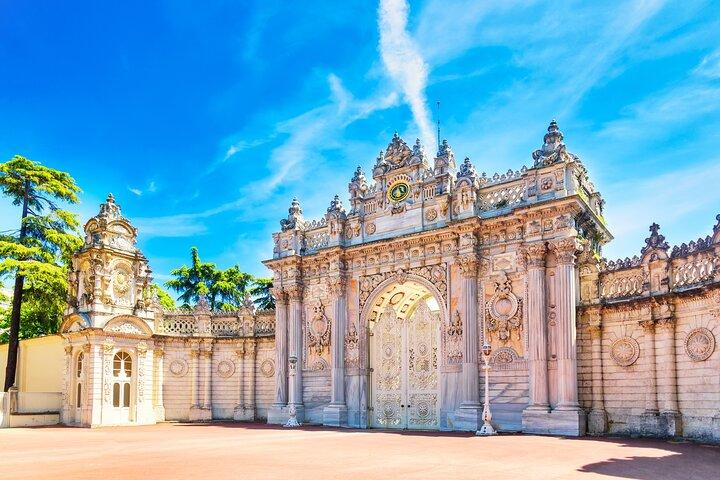 Dolmabahce Palace and Harem Skip-the-Line Ticket with Audio Guide