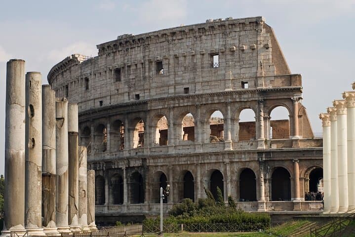 ROME:Colosseum Express guide Tour - Private / small group