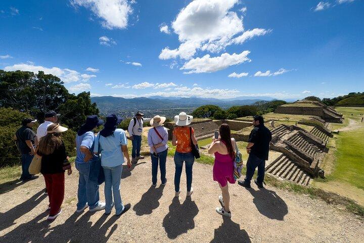 Tour de medio día a monte albán