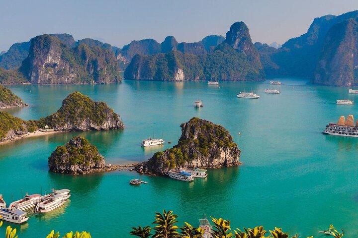 Exploring Halong Bay Full-day on 5-Star Luxury Cruise
