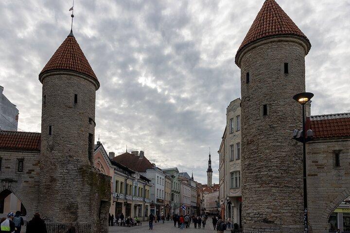 Tallinn an Audio Self Tour Guide with 12 Sightseeing Points