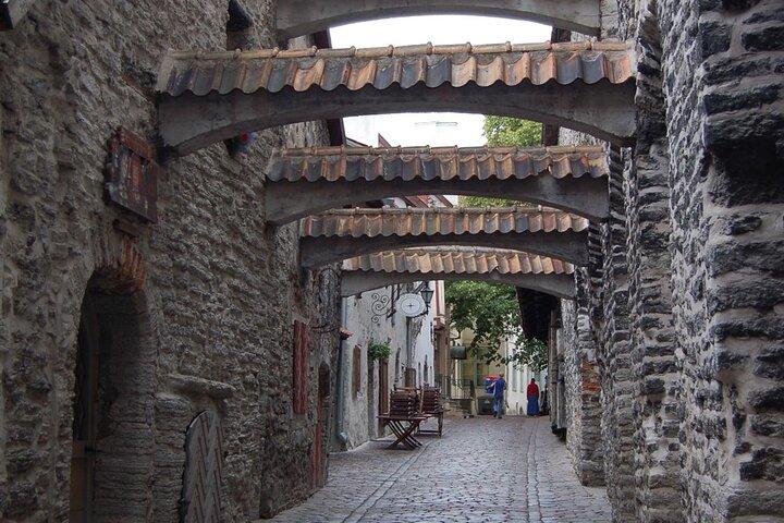 Tallinn an Audio Self Tour Guide with 12 Sightseeing Points