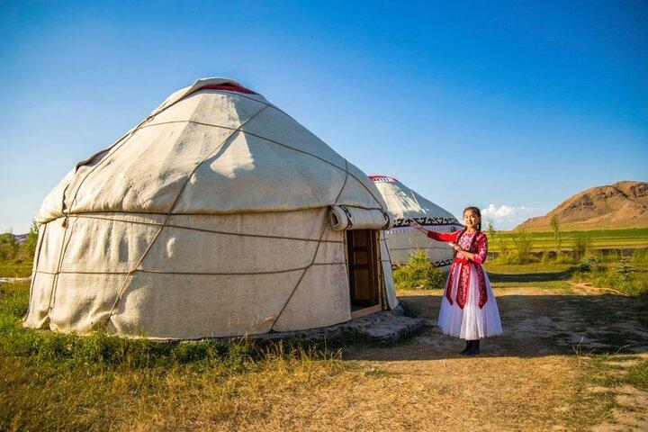 4 Days Issyk Kul & Chon Kemin: Horse Riding and Nomadic Yurt Stay