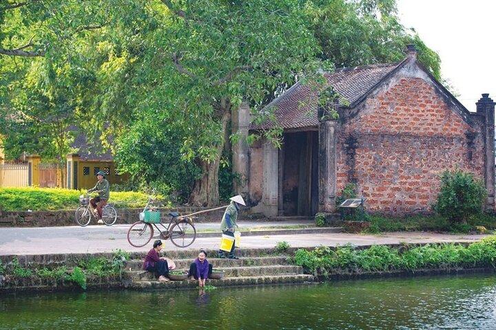 Private Tour Explore Hidden Gems of Duong Lam Ancient Village