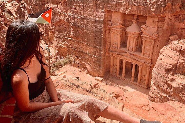 Petra and Salt Beach Private Guided Tour