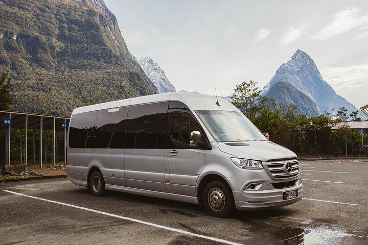Milford Sound Coach, Cruise and Flight Sightseeing Tour from Queenstown