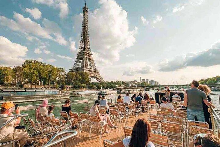 Paris Must Sees from Le Havre including River Cruise & Notre-Dame