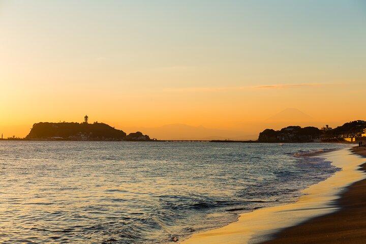 Private Day Tour to Kamakura - Beach, Nature & Onsen - From Tokyo