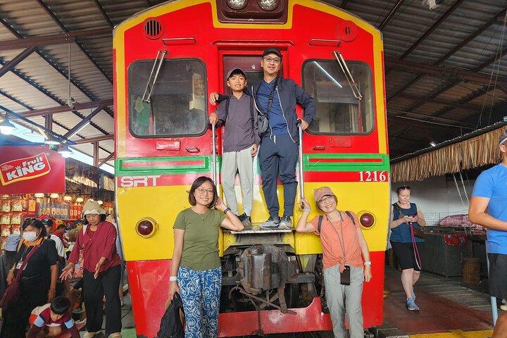 Private Floating Market & Maeklong Railway Tour from Bangkok