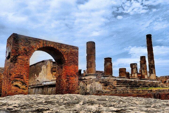 Rome Airport to Pompeii Tour with drop off Sorrento and Positano