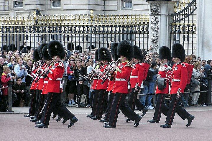 Buckingham Palace, Change the Guard & Crown Jewels Tour