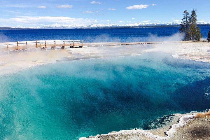 6-Day Yellowstone and Mount Rushmore Tour from Salt Lake City