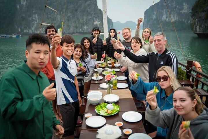 From Hanoi/Cat Ba: Lan Ha-Ha Long Bay Full Day Boat trip