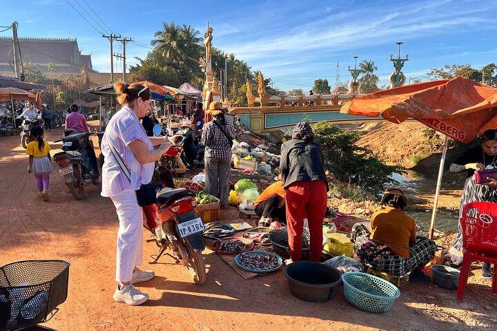 Siem Reap: Morning Bike Tours with Local Market & Lunch
