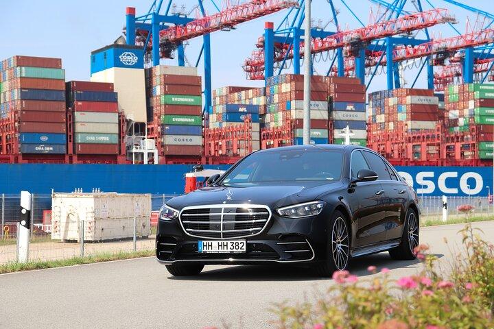 Private sightseeing tour with a Mercedes S-Class