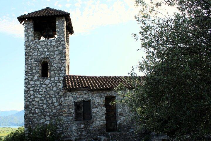 Skadar Lake National Park: Private Guided Tour to Kom Monastery