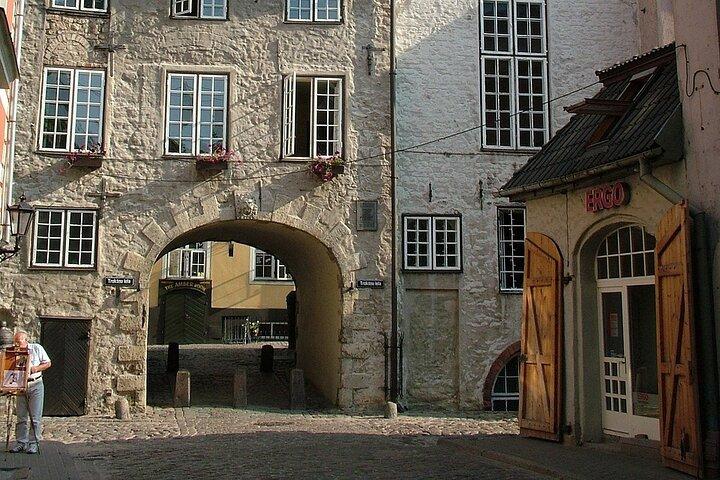 Riga Walking Tour: Explore Top Sights & Hidden Gems