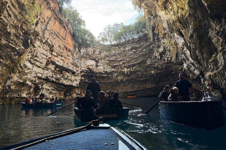 Argostoli Shorex: Drogarati & Melissani Caves with Wine Tasting